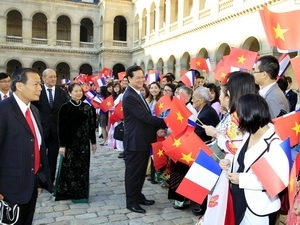 PM Dung inaugurates new embassy in France